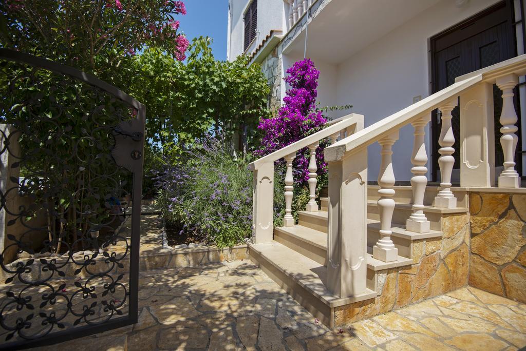 Apartments Petrcane Welcome Экстерьер фото