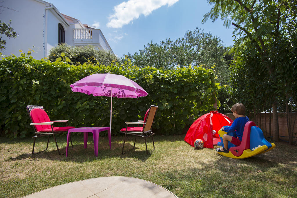 Apartments Petrcane Welcome Экстерьер фото