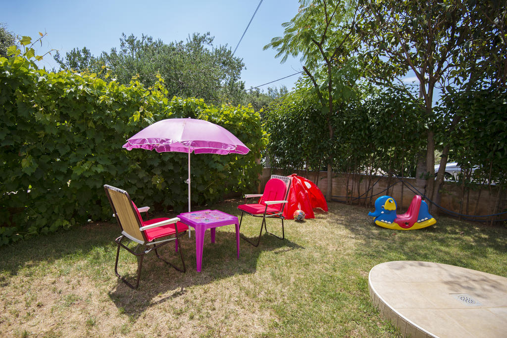 Apartments Petrcane Welcome Экстерьер фото